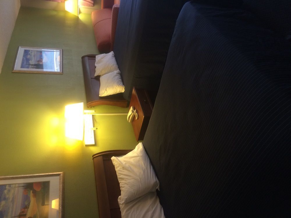 Hotel Express Anniston/Oxford Екстер'єр фото