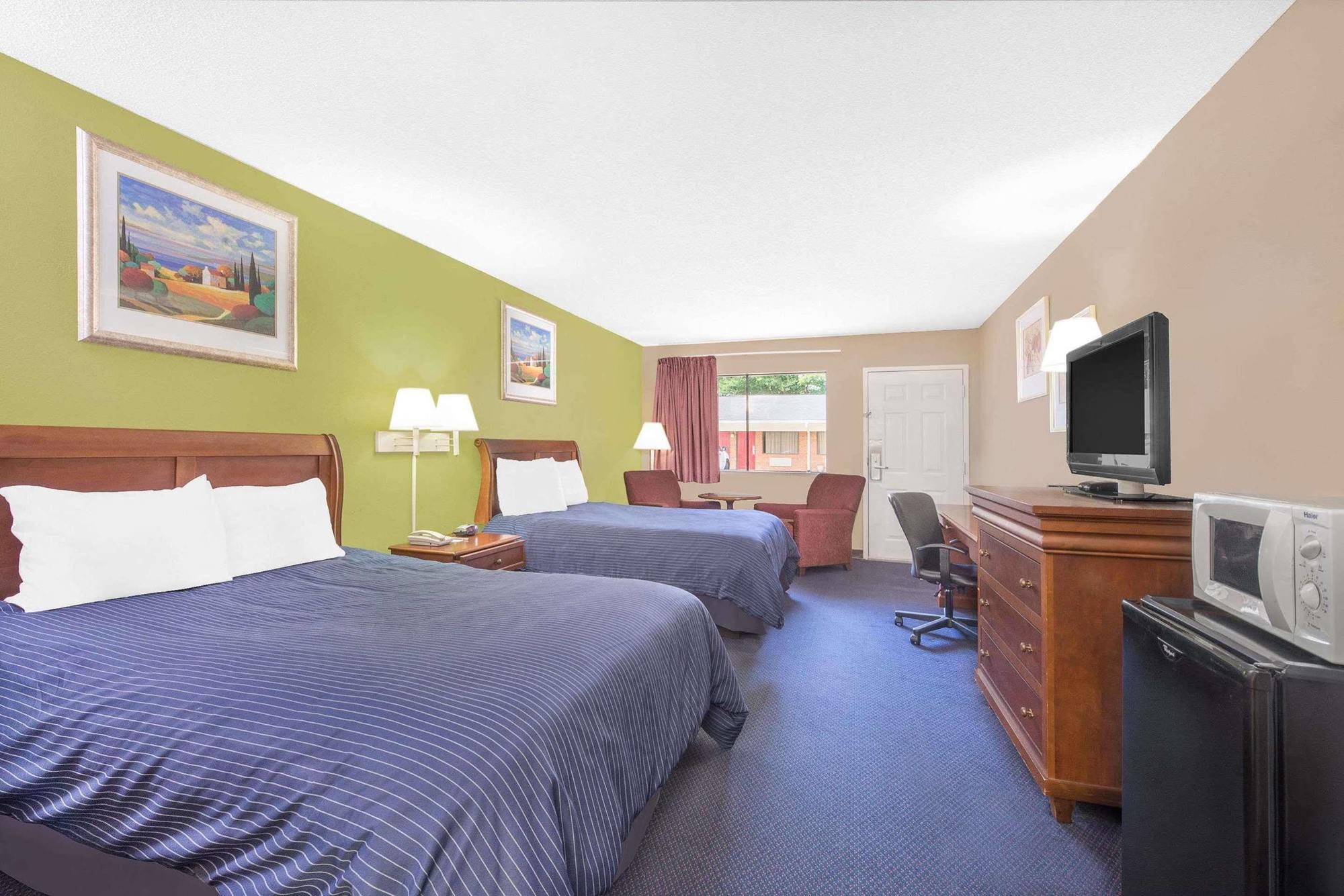 Hotel Express Anniston/Oxford Екстер'єр фото