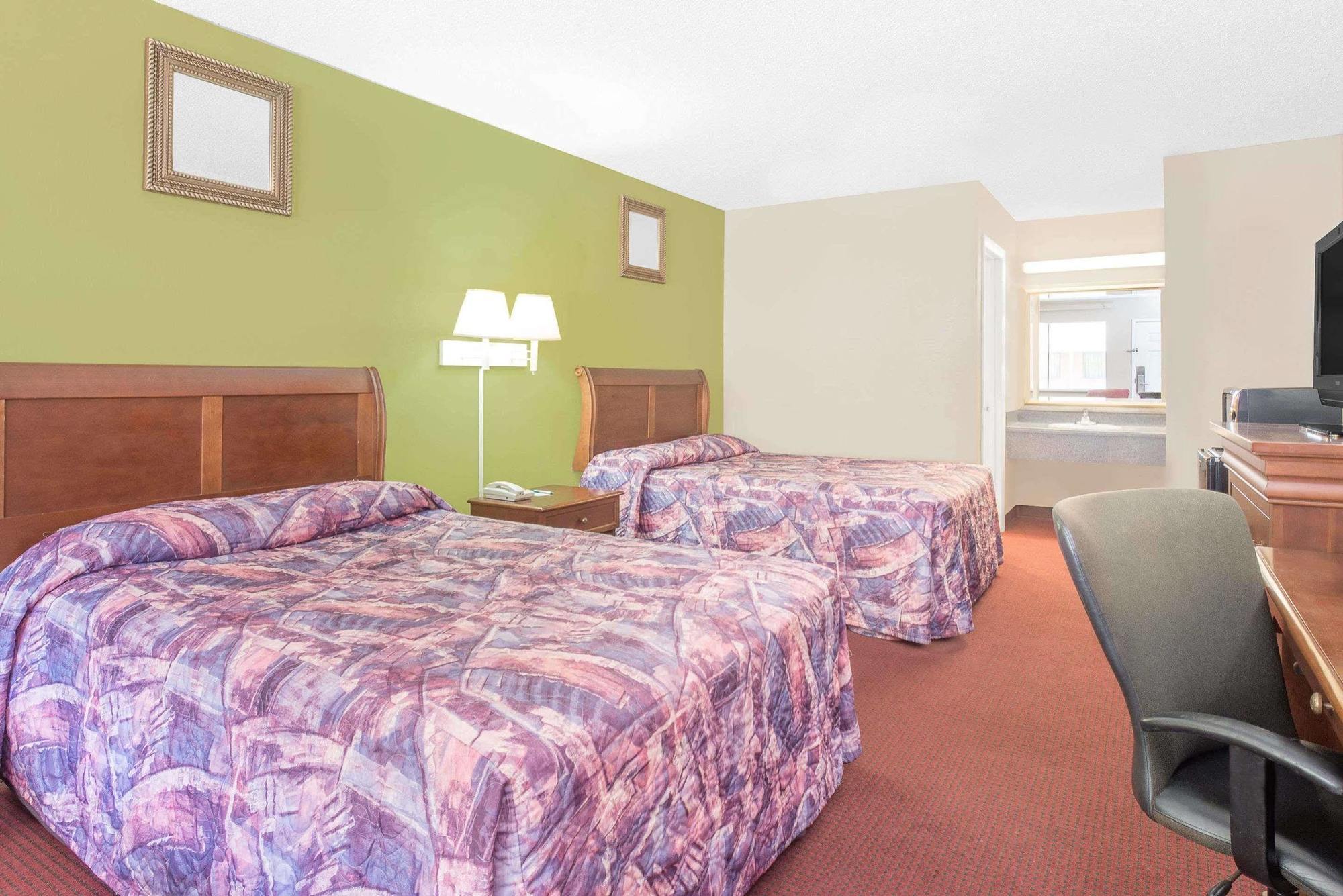 Hotel Express Anniston/Oxford Екстер'єр фото